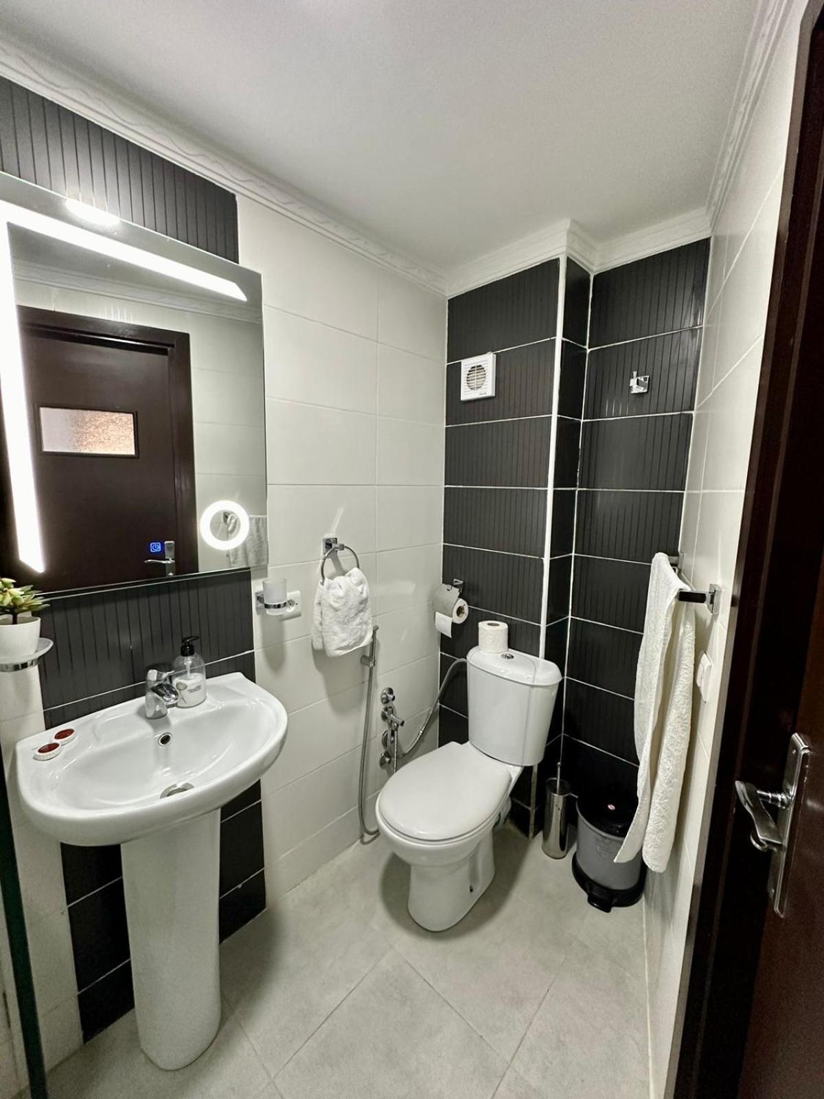 Appart Neuf Lumineux Climatise 1Ere Etage Tanger Zewnętrze zdjęcie